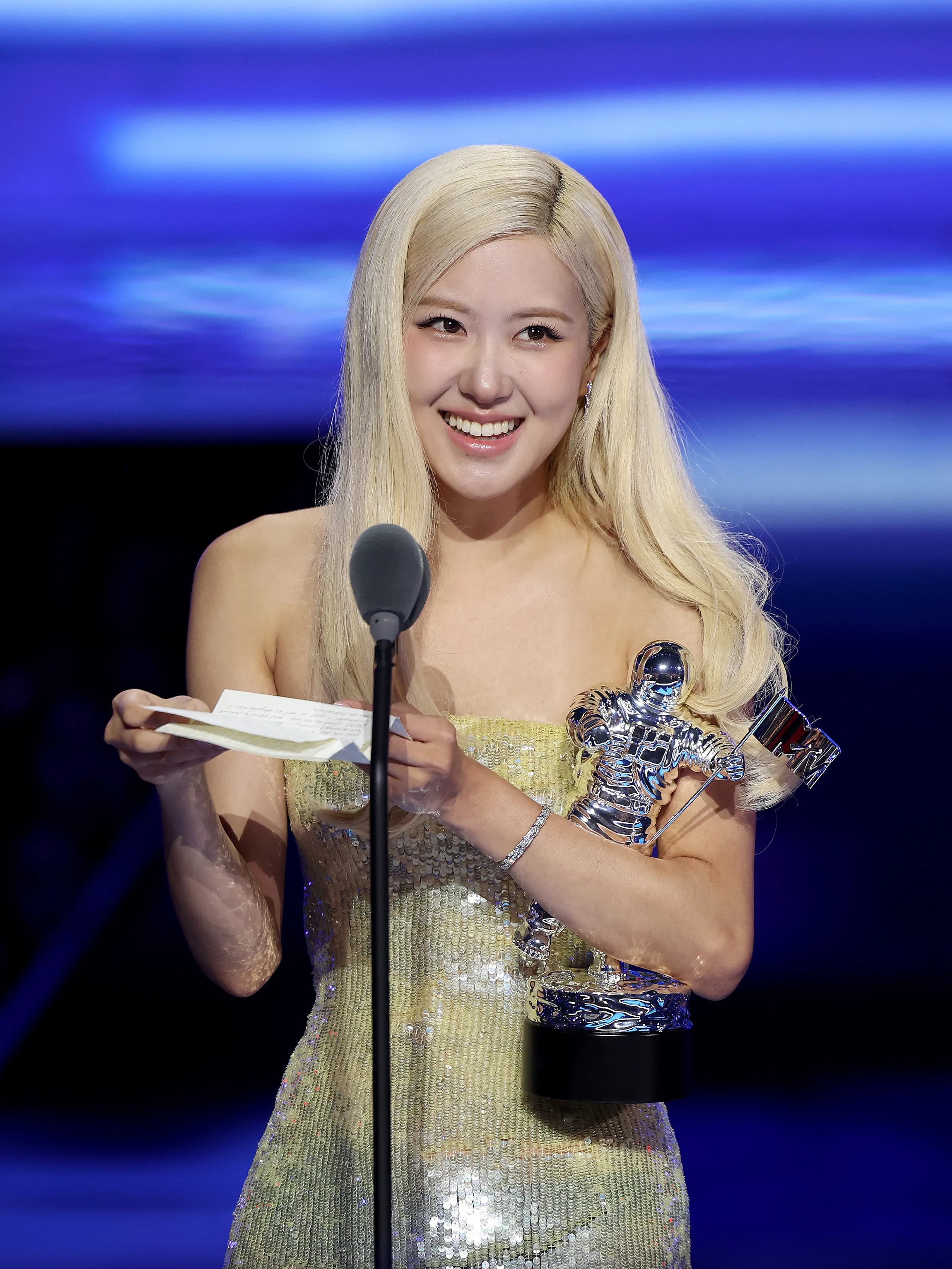 ROSÉ 11